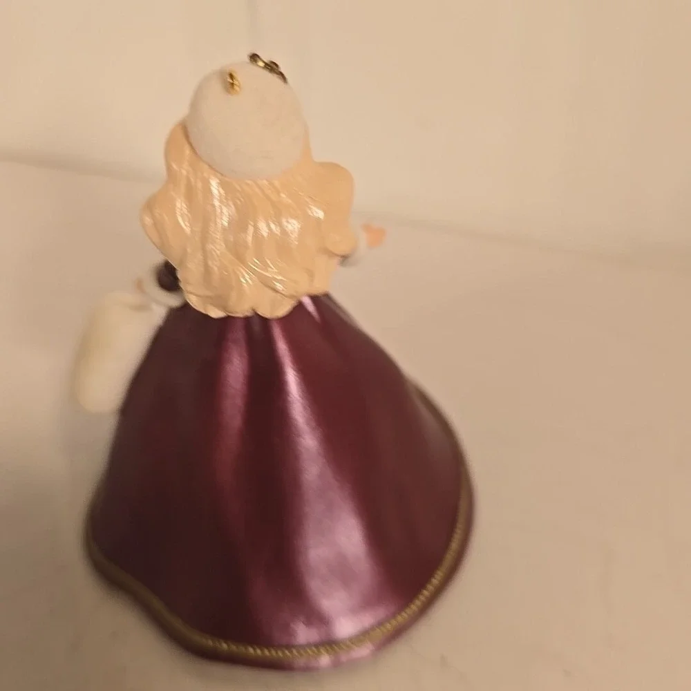Hallmark‎ Keepsake Ornament Holiday Barbie Collector's Series 1996 Christmas